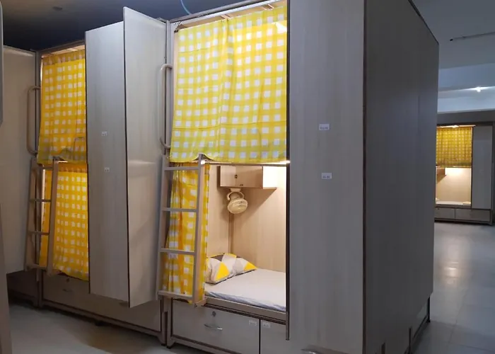 Hostel Abuzz Oxfordcaps ShahpurJaat Delhi - For Females Only Neu-Delhi