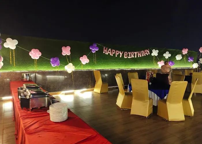 Airport Hotel Bollywood Paradise New Delhi