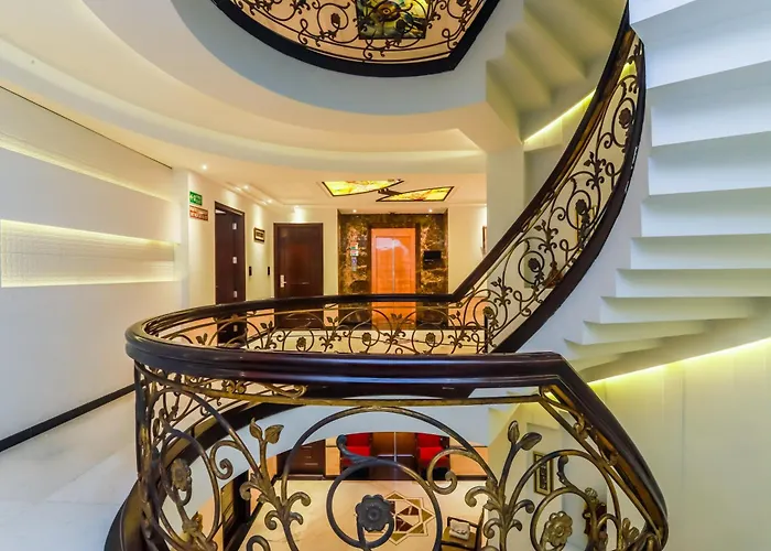 Hotel Grand Godwin -Near Connaught Place, New Delhi- Free Airport Pick-Up