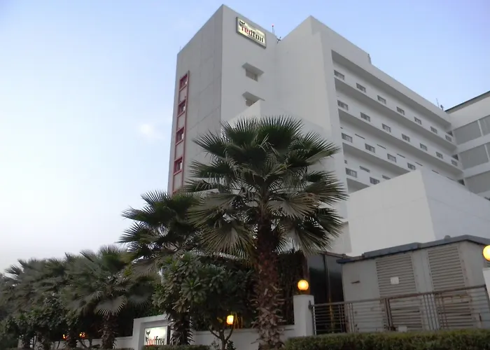 Red Fox By Lemon Tree Hotels, East Delhi Con una pista da Golf