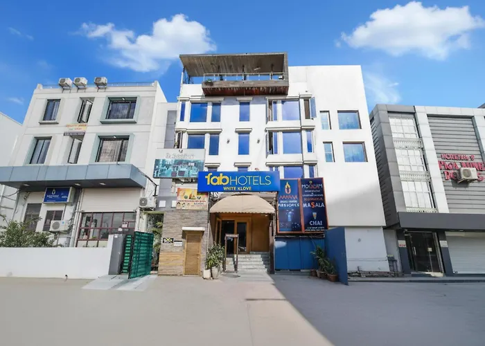 Fabhotel White Klove Nueva Delhi