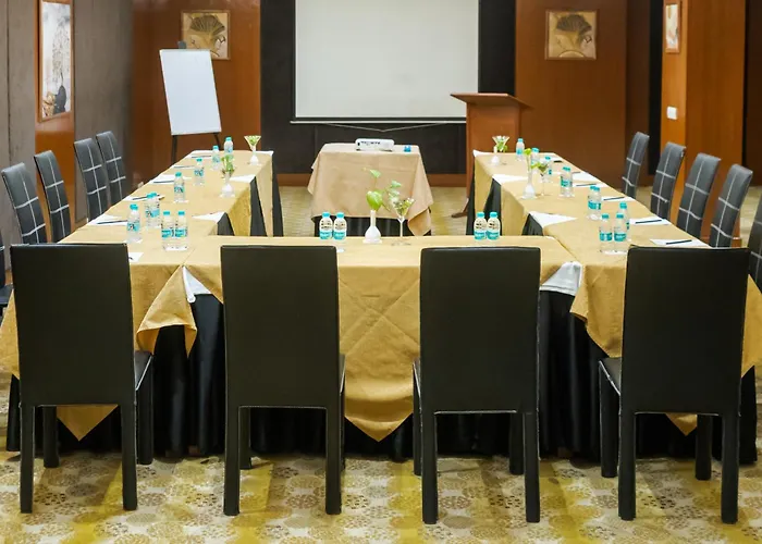 Udman Hotel Panchshila Park Nueva Delhi - un Hotel de 4 estrellas