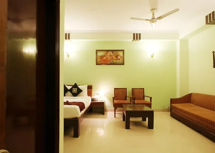 The Crest Inn Delhi 
